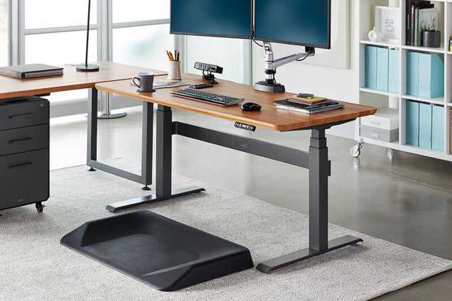 Grab the perfect standing desk with these tips!