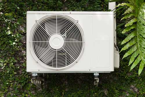 WHAT DOES THE COMPRESSOR OF AN AIR CONDITIONING DO?
