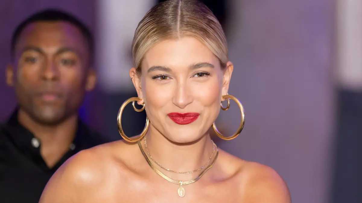 What To Look For in Cute Hoop Earrings