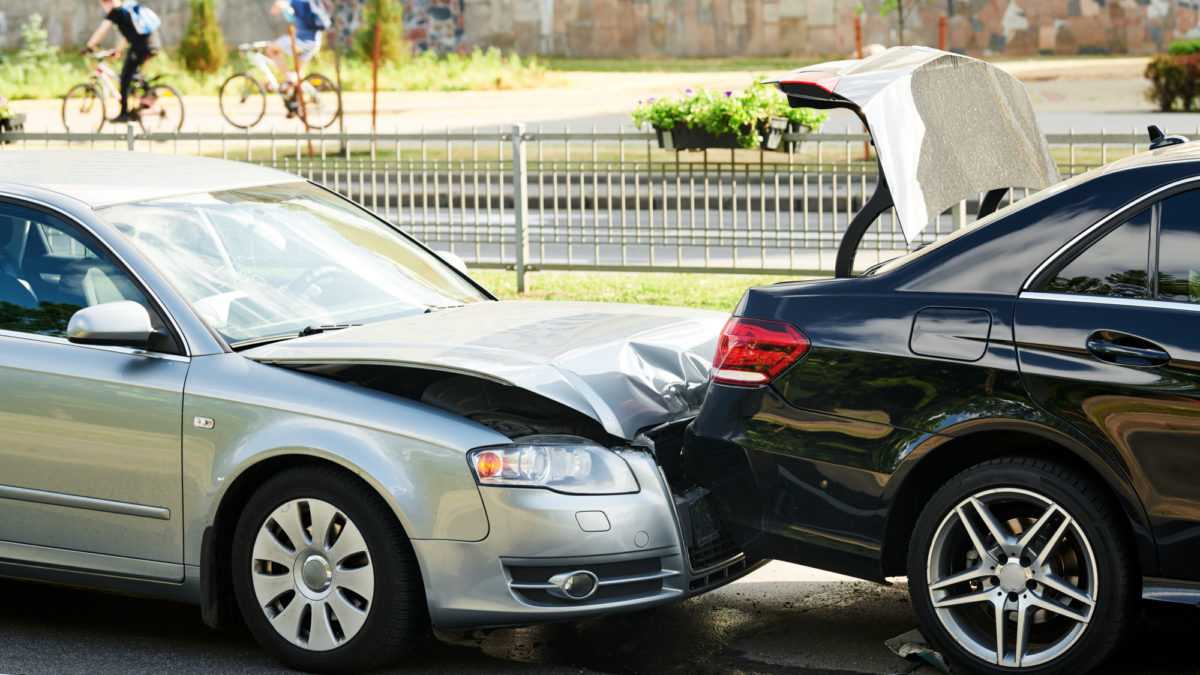 5 Vital Steps to Take Immediately After a Car Accident