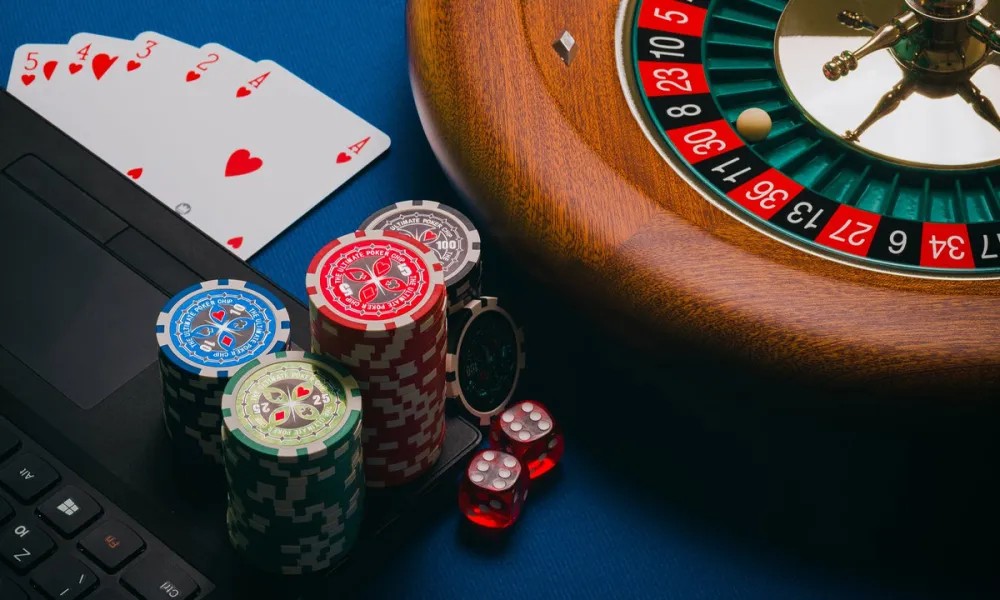 Entry validation before the online lottery draw execution